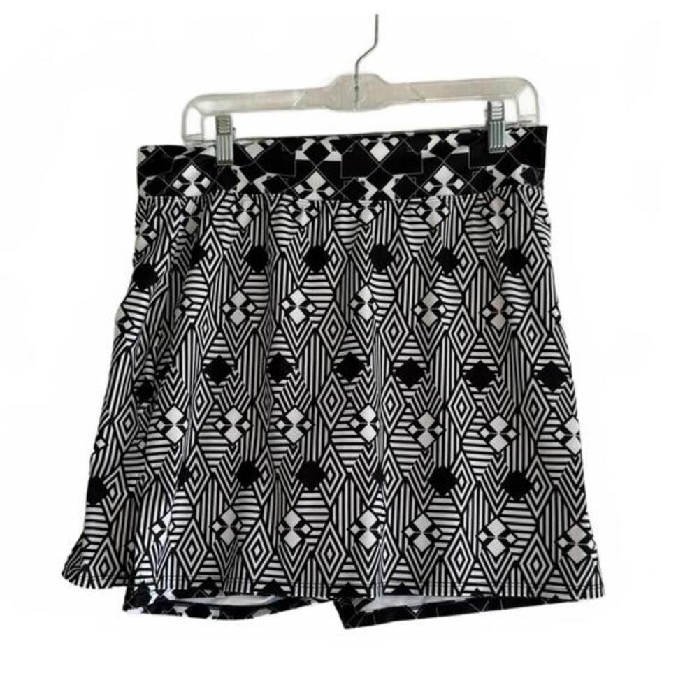 Skort Obsession Black and White Geometric Patterned Skort Size XL NWT
